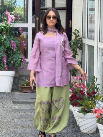 NEW ARRIVAL CHANDERI COTTON PLAIN TOP BALLOON PANT WITH DUPATTA LAVENDER AND PISTA