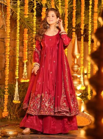 TRENDING FRENCH CREPE FLORAL MOTIF THREAD EMBROIDERY WORK GOWN PALAZZO WITH DUPATTA RANI