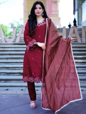 MODERN ROMAN GLASS EMBROIDERY BEADS WITH SEQUENCE WORK AND NECK MIRROR HANDWORK TOP BOTTOM WITH DUPATTA MAROON