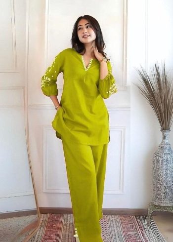 RICH LOOK SLUB COTTON EMBROIDERY WORK CO-ORD SET PARROT GREEN